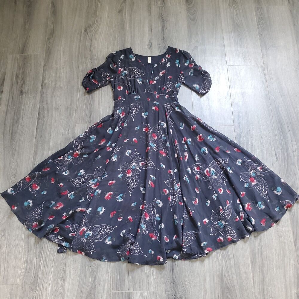 Free People Midi Dress Size 4 Gray Butterfly Floral Flare Boho Romantic Feminine